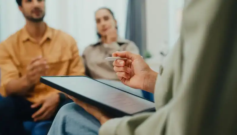 Çift Terapisi Her Zaman Çözüm Mü? Uzmanlar Ne Diyor?