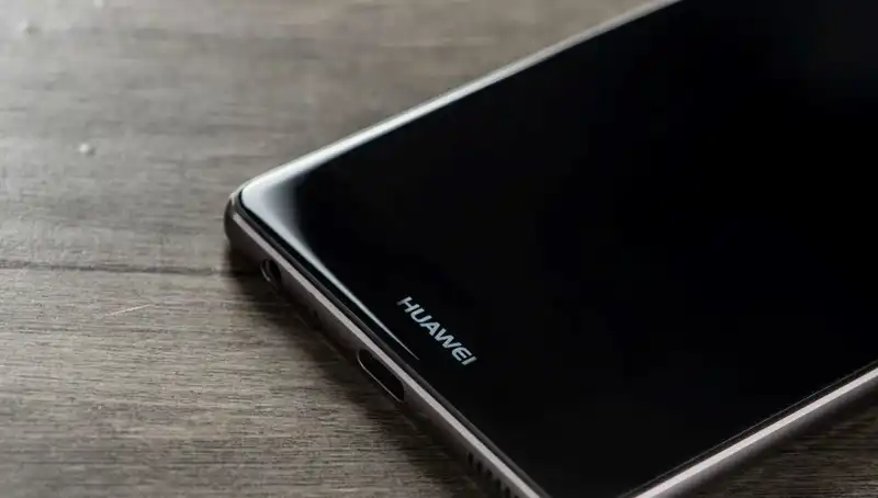 Huawei, Yepyeni Katlanabilir Telefonunu Tanıttı: Devrim Nasıldı?