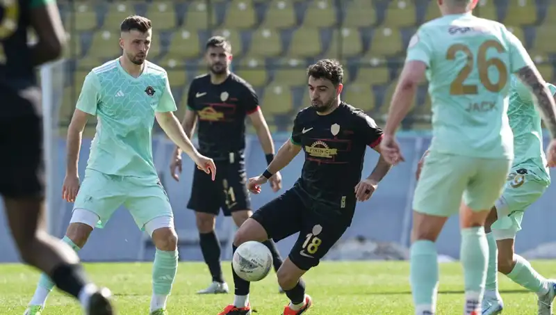 Esenler Erokspor ve Amed Sportif'ten Golsüz Çekişme: 1-1
