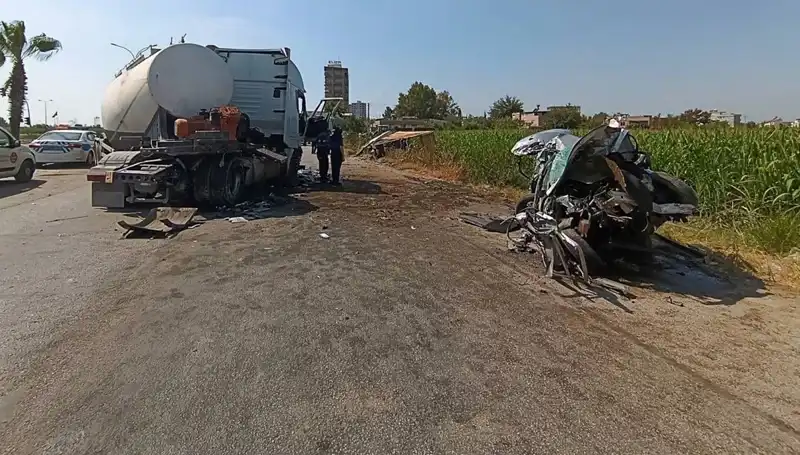 Adana'da Tankerle Çarpışan Otomobil ve Kamyonun Feci Kazası