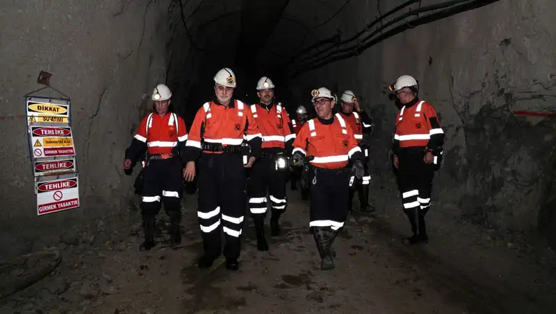 Bakan Işıkhan, Altın Madeni Ziyaretiyle Yeraltındaki Zenginlikleri İnceledi