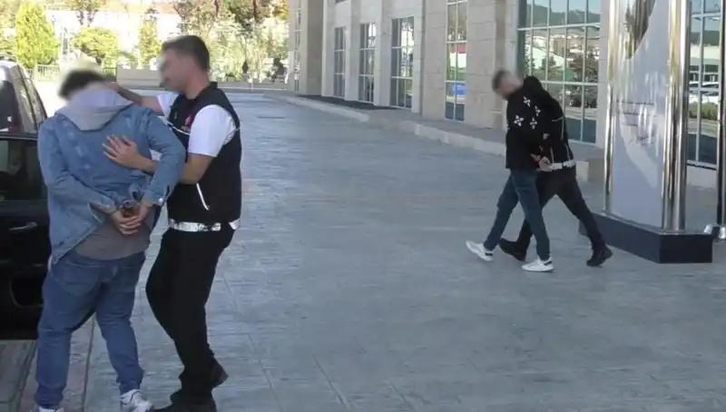 Uşak'ta Uyuşturucu Operasyonunda Dört Şahıs Tutuklandı: Son Gelişmeler