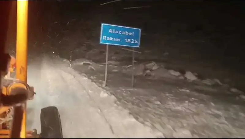 Antalya'da Kar Sürprizi: Beklenmedik Beyaz Güzellik