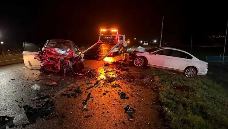 Çanakkale'de Feci Kaza: 3 Can Hayatını Kaybetti, 1 Kişi Yaralı