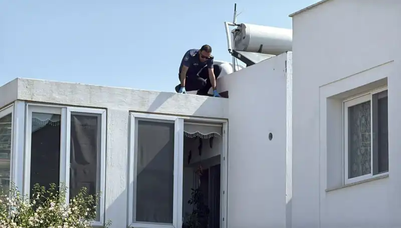 Bodrum'da Çatıdan Düşen Emekli Polis, Hayatını Kaybetti: Olayın Ayrıntıları
